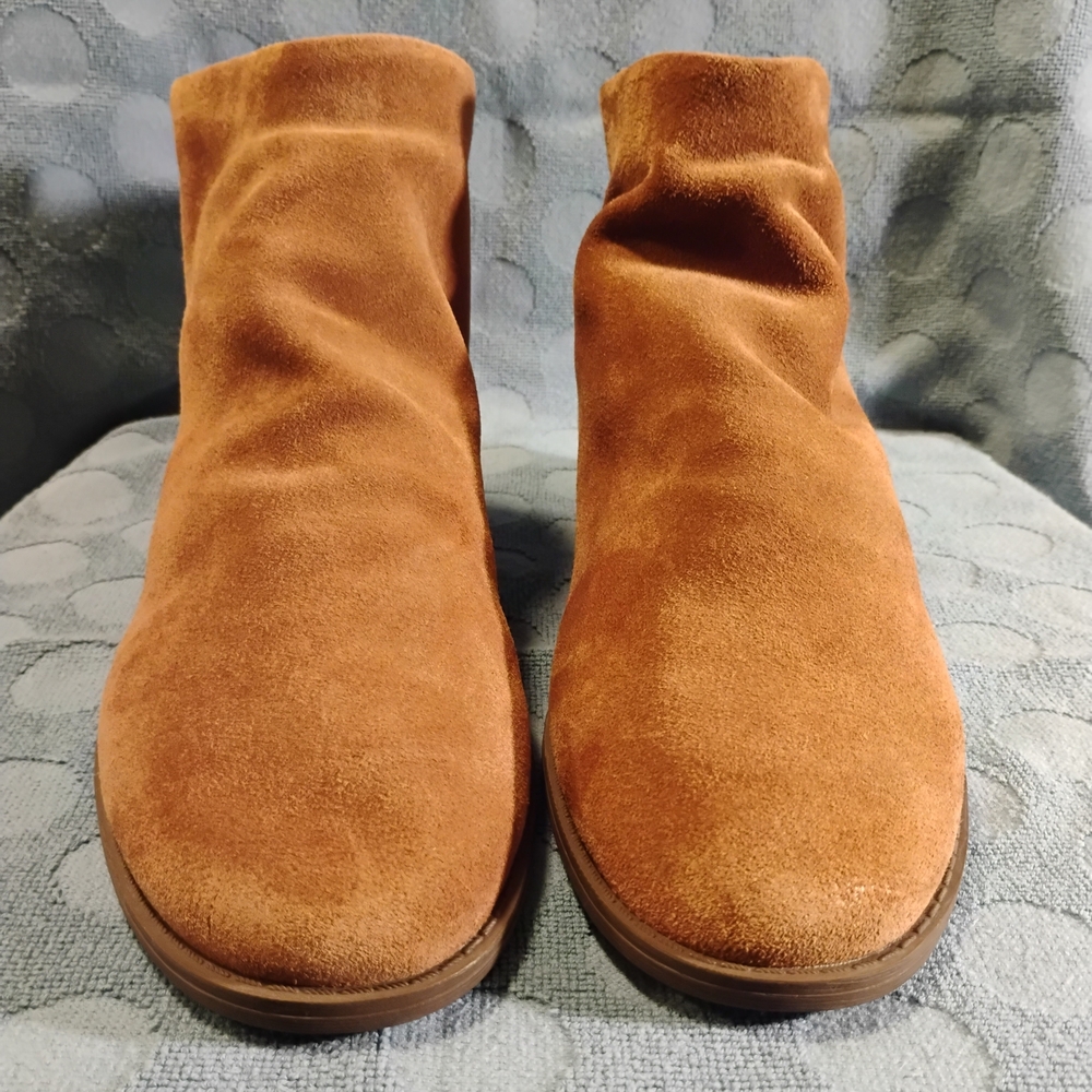 Gentle Souls By Kenneth Cole Women's Emma Suede Zip Bootie in Size 9.5 NWOT - Picture 5 of 14